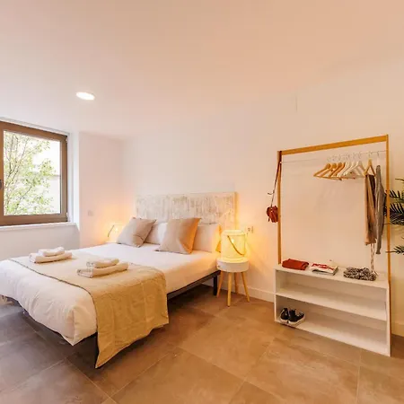 Bravissimo Turbau Entresol B, With 3 Bedrooms Daire Girona