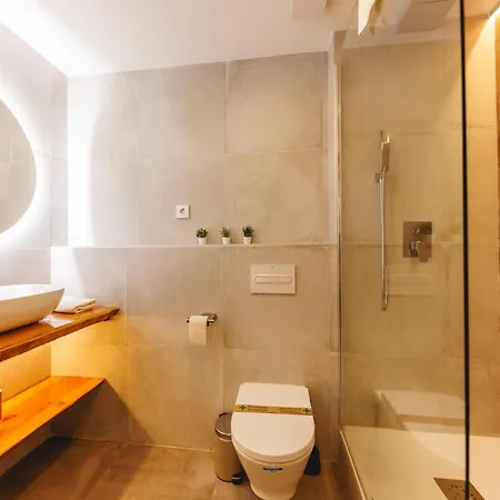 Bravissimo Turbau Entresol B, With 3 Bedrooms *