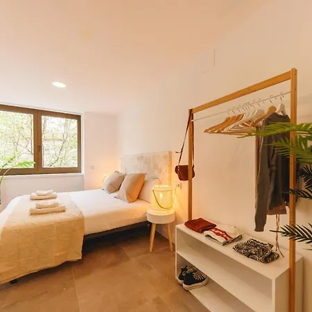 Bravissimo Turbau Entresol B, With 3 Bedrooms