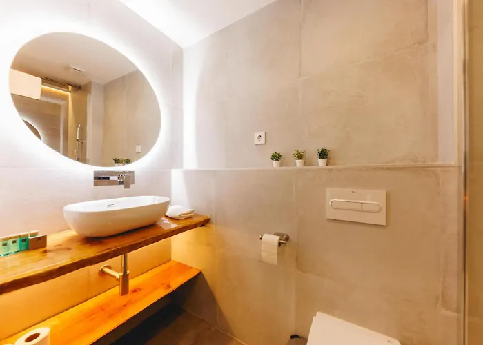 Bravissimo Turbau Entresol B, With 3 Bedrooms Appartamento Girona