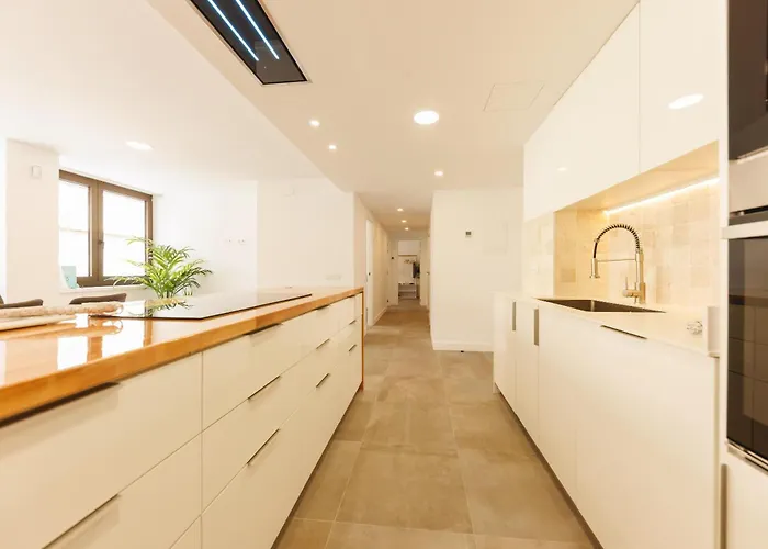 Bravissimo Turbau Entresol B, With 3 Bedrooms